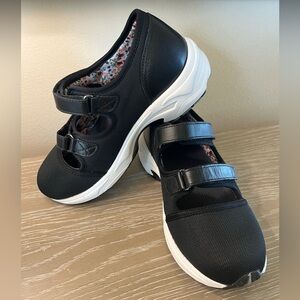 DREW Black and White Women's Mary Jane Sneakers